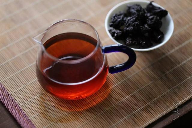黑茶为什么越陈越香？在沉淀中升华才是它的绽放之道