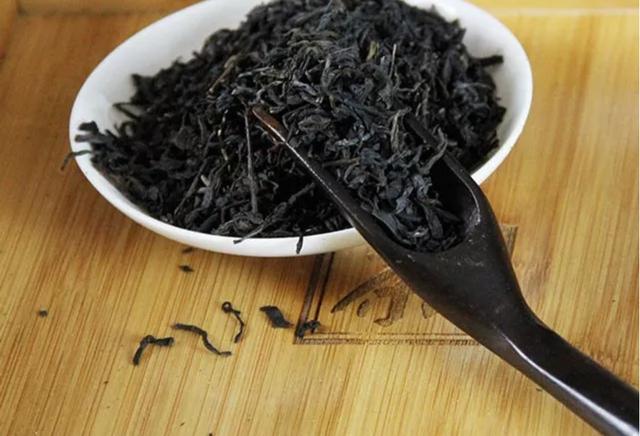 黑茶并不粗老，黑茶中也有“嫩芽嫩叶”